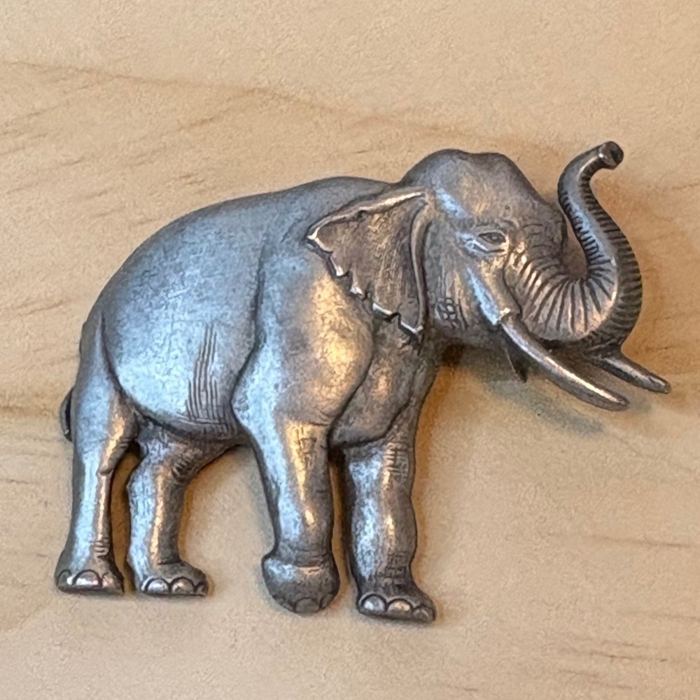 Vintage Style Silver Tone Elephant Brooch Pin Textured Animal Jewelry Accessory